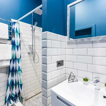 Lazur Apartment *